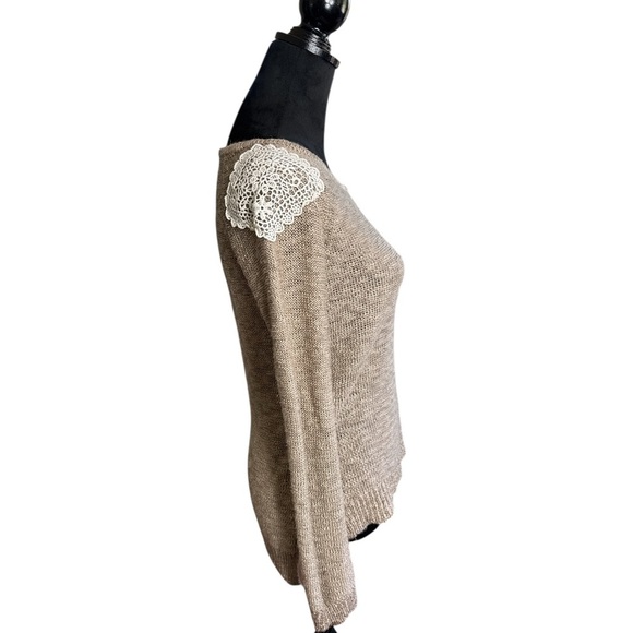 Pink Rose Women’s Knit Sweater Lace Shoulder Detail Size M - Picture 5 of 9